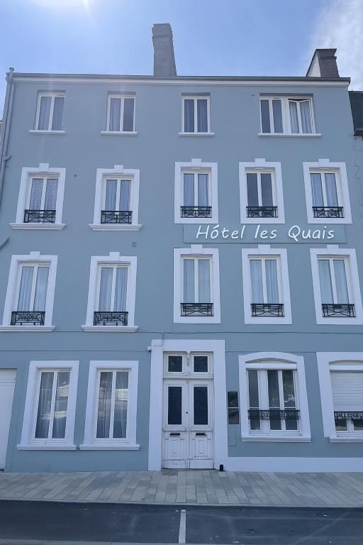 Hôtel Les Quais — 3