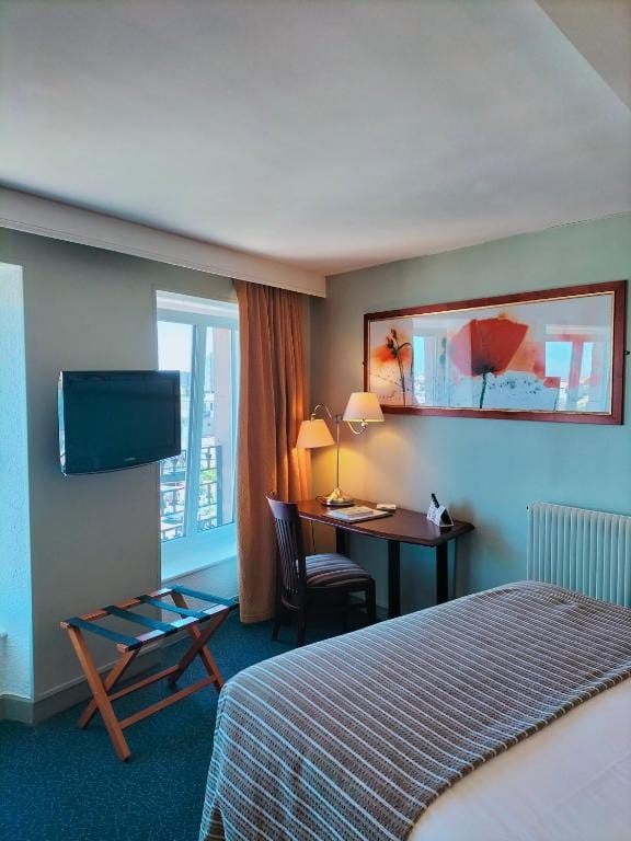 Logis HOTEL RESTAURANT La Régence — 4