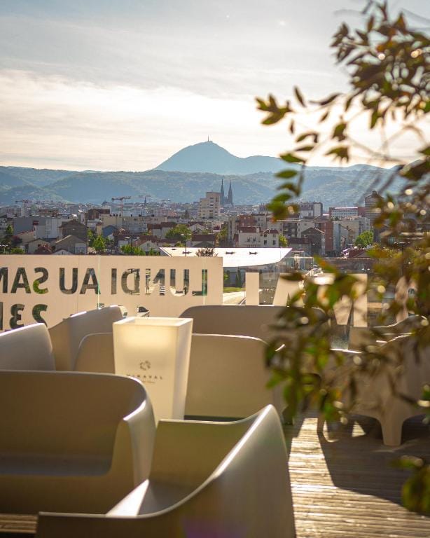 B&B HOTEL Clermont-Ferrand A71-A75 La Méridienne — 1