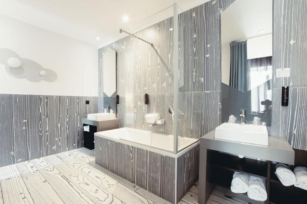 The Originals Boutique, Hôtel Le Lion, Clermont-Ferrand — 3