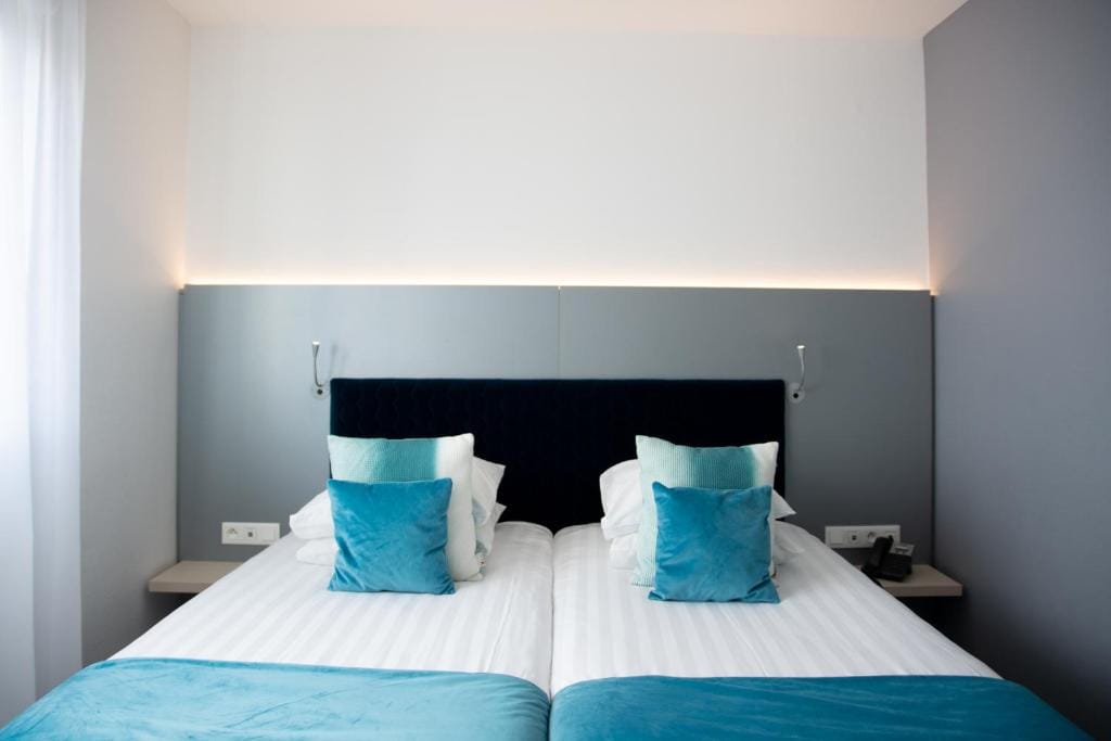 Colmar Hotel — 2