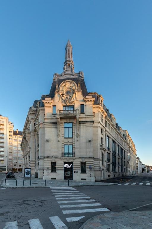 Aloft by Marriott Dijon — 4