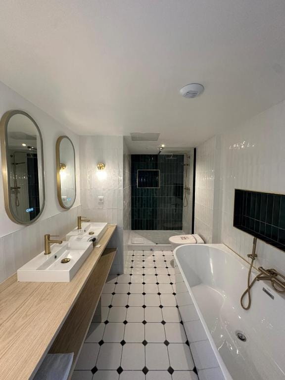 City Loft Apparthotel — 4