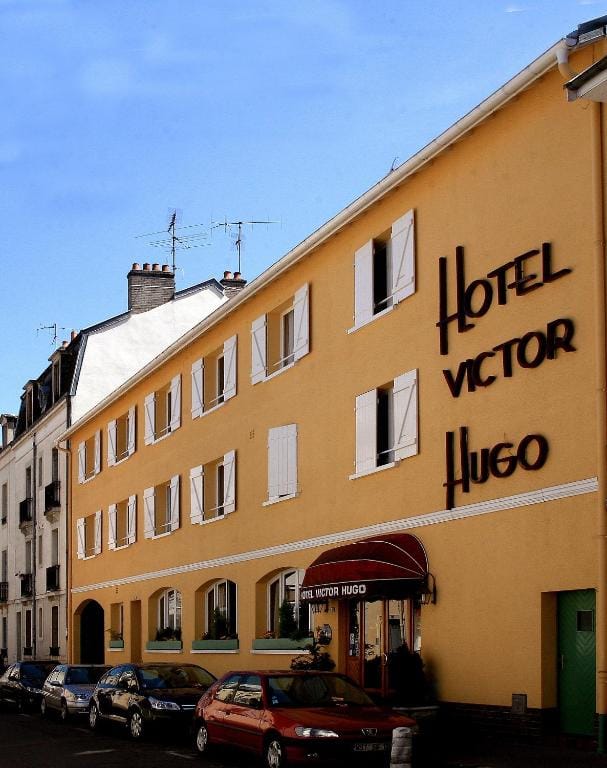 Hotel Victor Hugo — 1