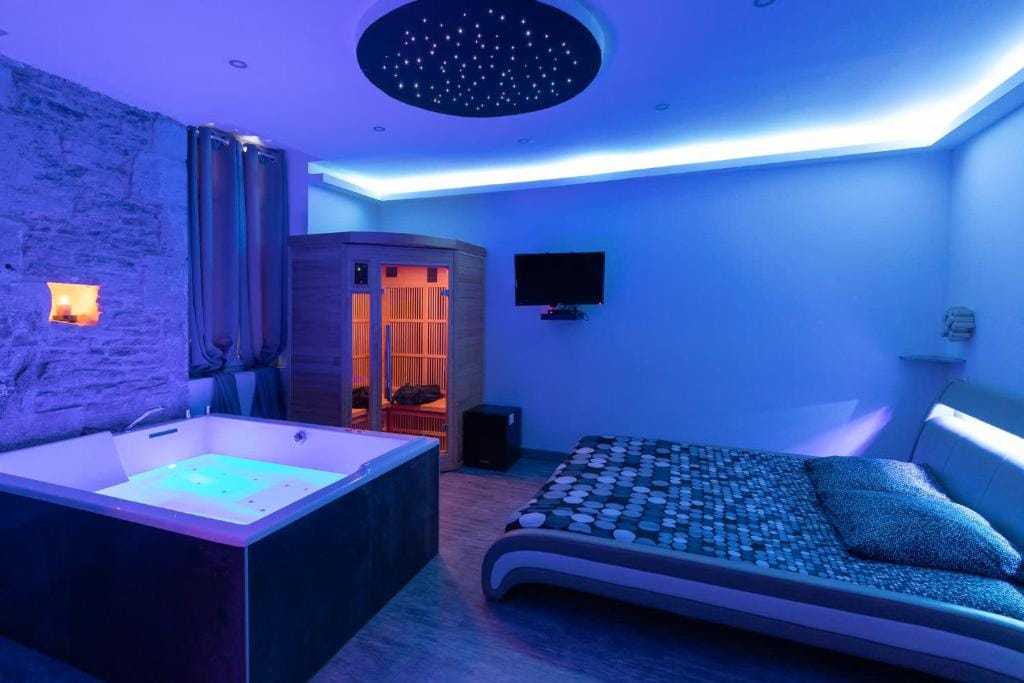 LX202 Love Room & Spa privatif - Jacuzzi & Sauna — 3