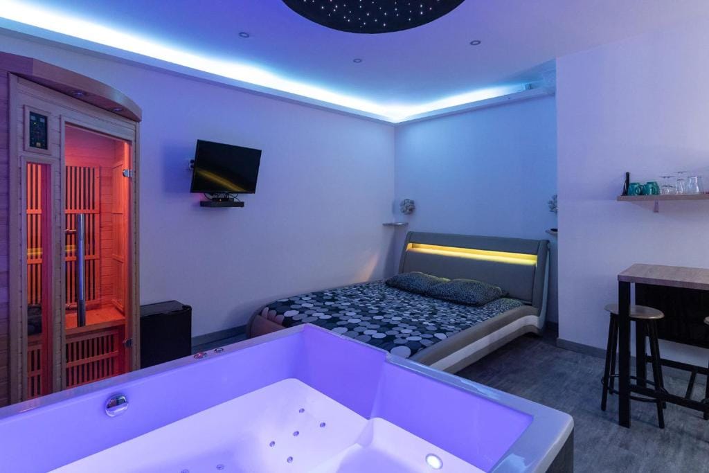 LX202 Love Room & Spa privatif - Jacuzzi & Sauna — 4