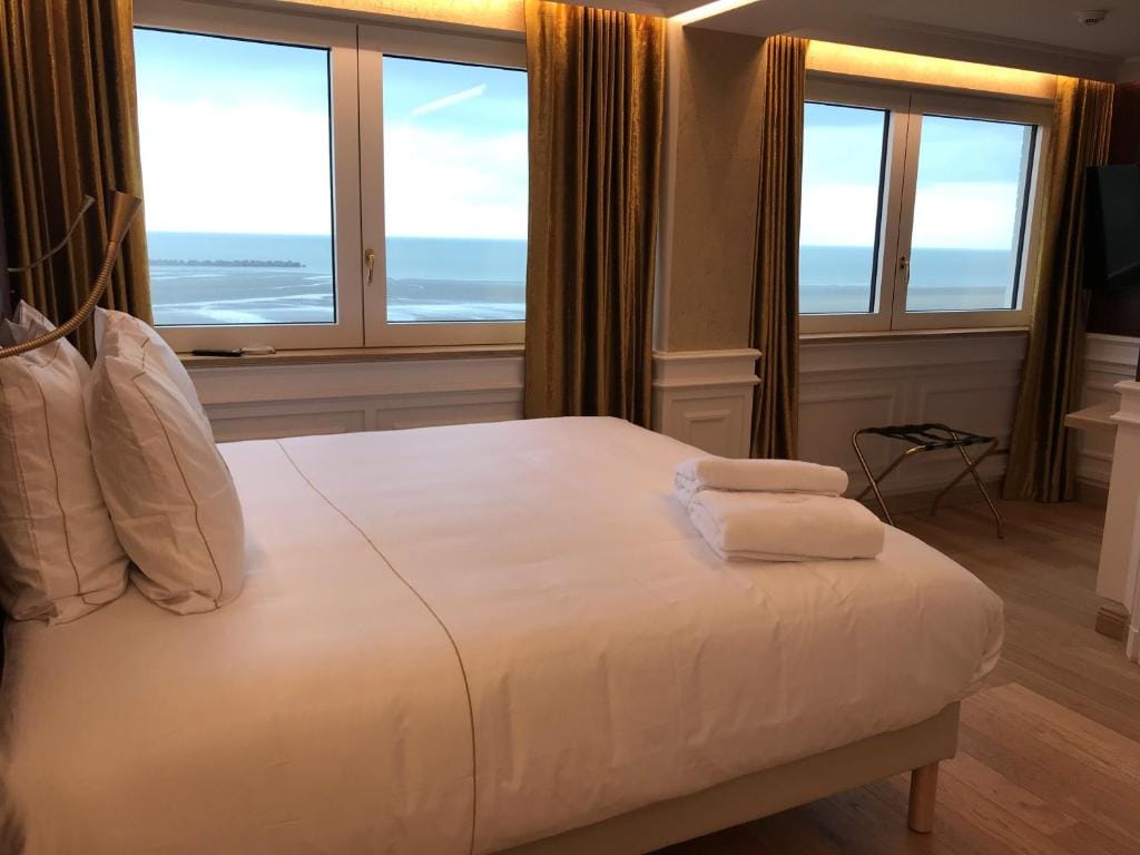 Hôtel Merveilleux Côté Mer — 3