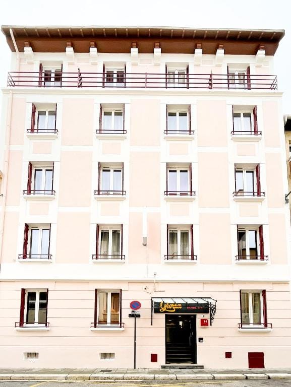 Hôtel Gloria — 4