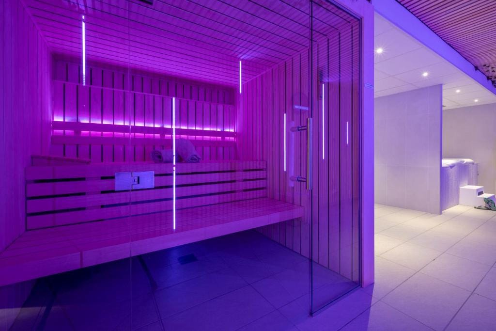 ATHOME RESIDENCE ET SPA — 2