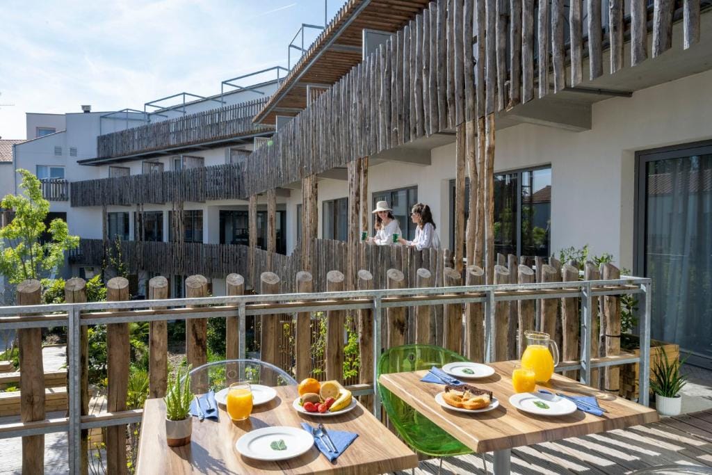 ATHOME RESIDENCE ET SPA — 3
