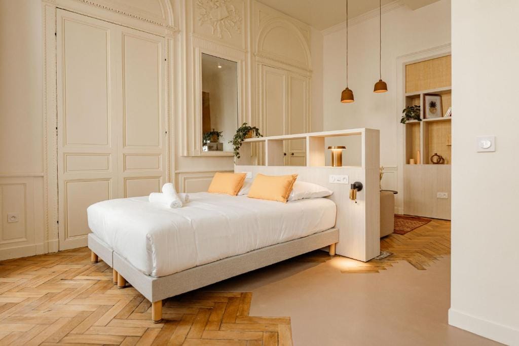 CENTRAL Hôtel La Rochelle Centre — 2