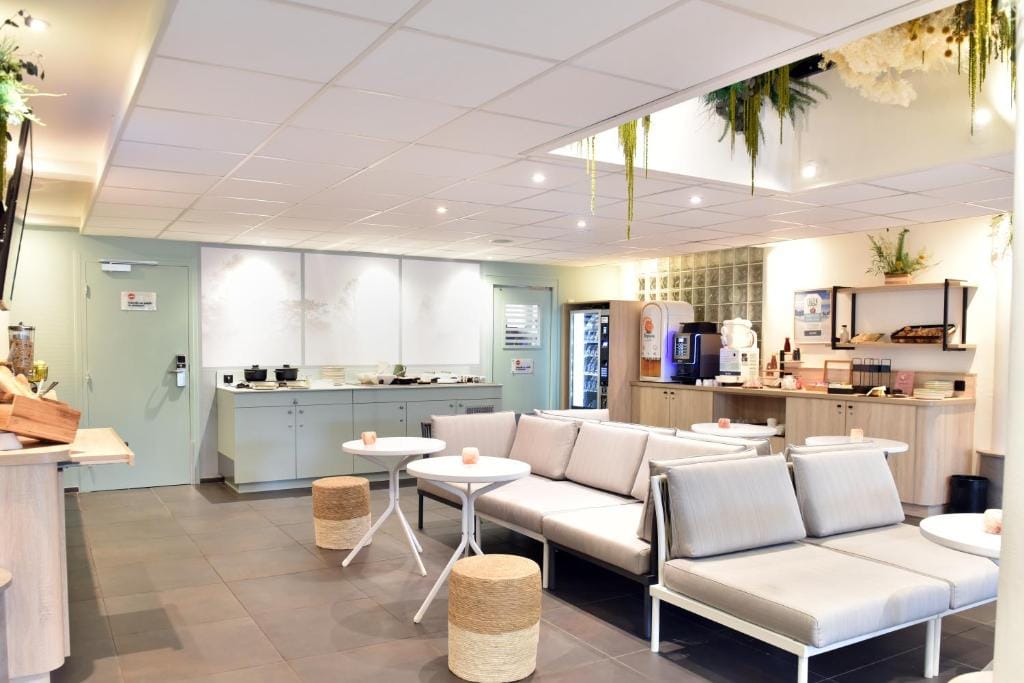 Hôtel Kyriad La Rochelle Centre Ville — 4