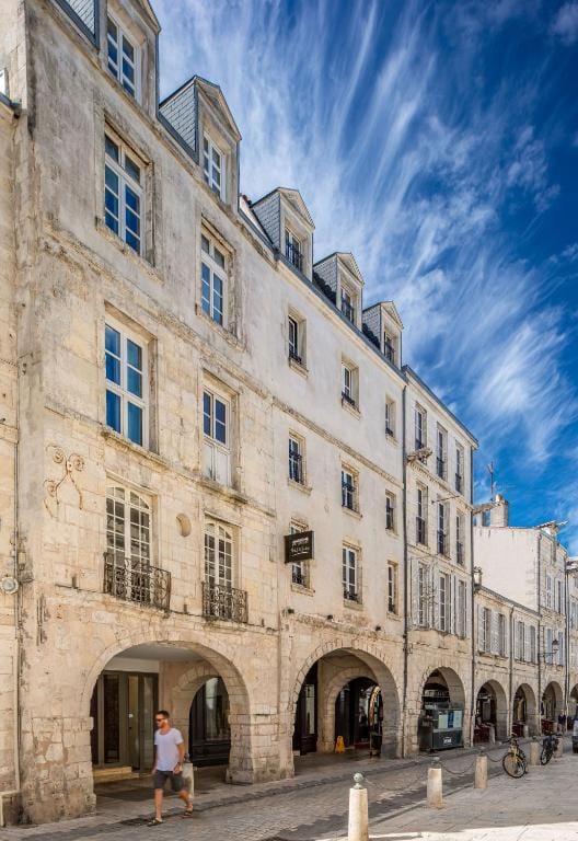 Maisons du Monde Hôtel & Suites - La Rochelle Vieux Port — 3