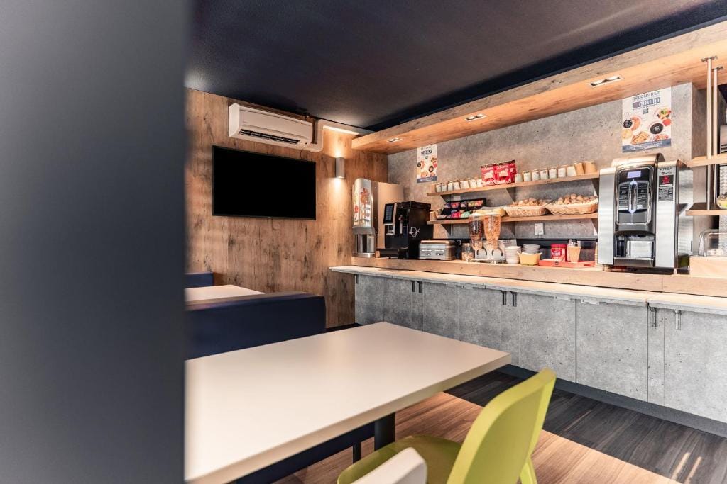Ibis Budget Le Havre Les Docks — 4