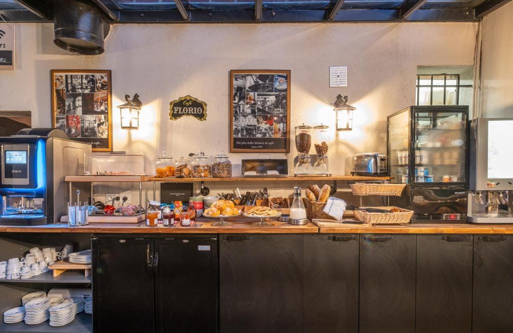 The Originals Boutique, Hôtel Le Marignan,Le Havre Centre Gare — 2