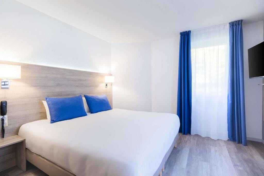 Hotel Le Circuit Le Mans — 5