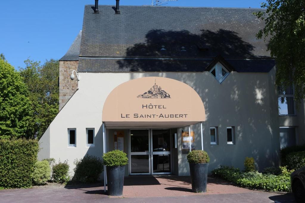 Le Saint Aubert — 1