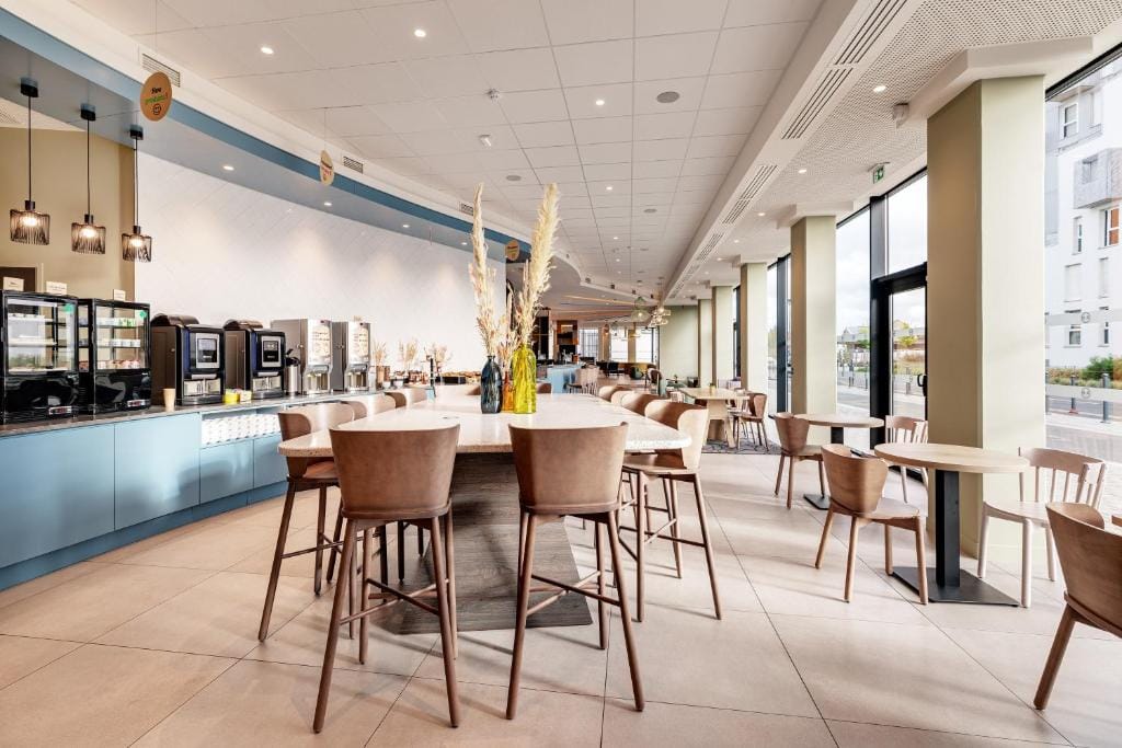B&B HOTEL Lille Lillenium Eurasanté — 1