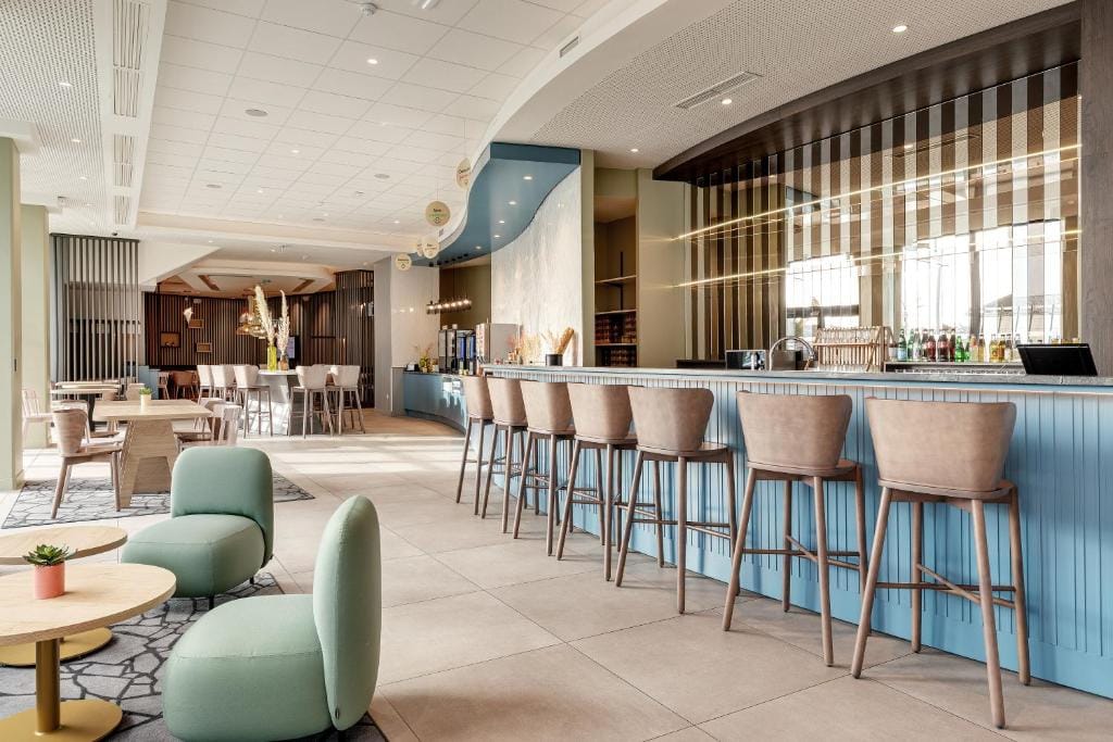 B&B HOTEL Lille Lillenium Eurasanté — 2