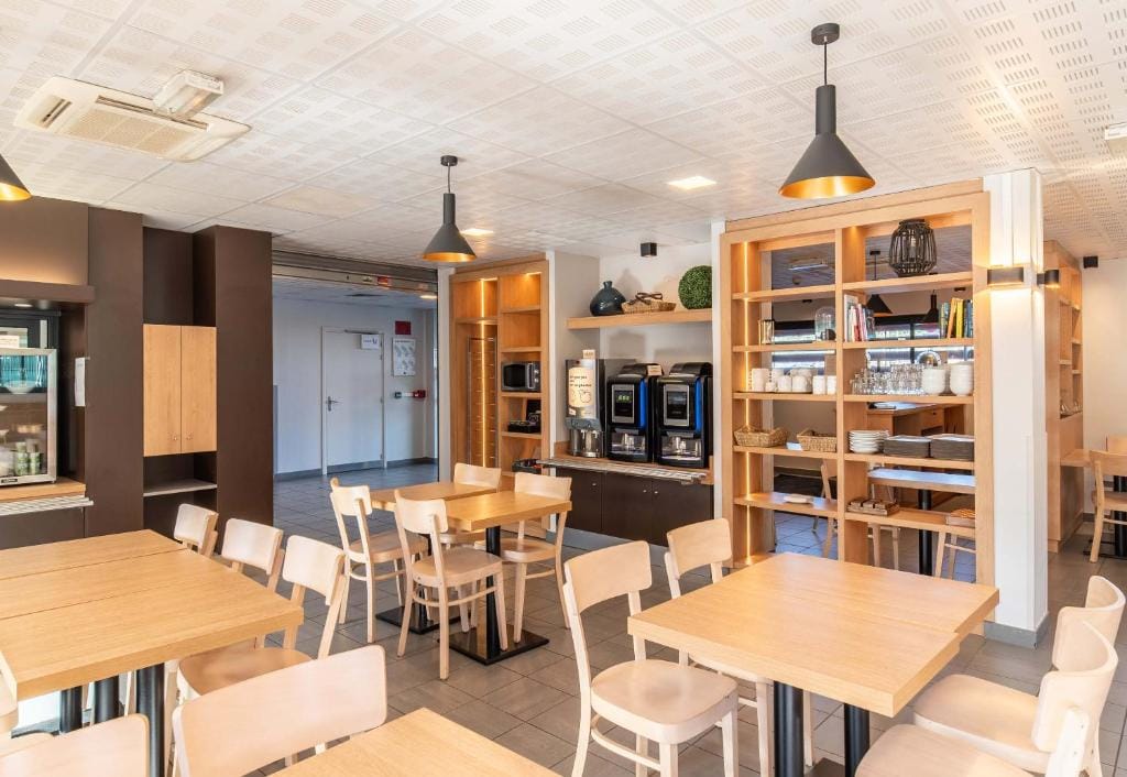 B&B HOTEL Limoges Centre Gare — 1