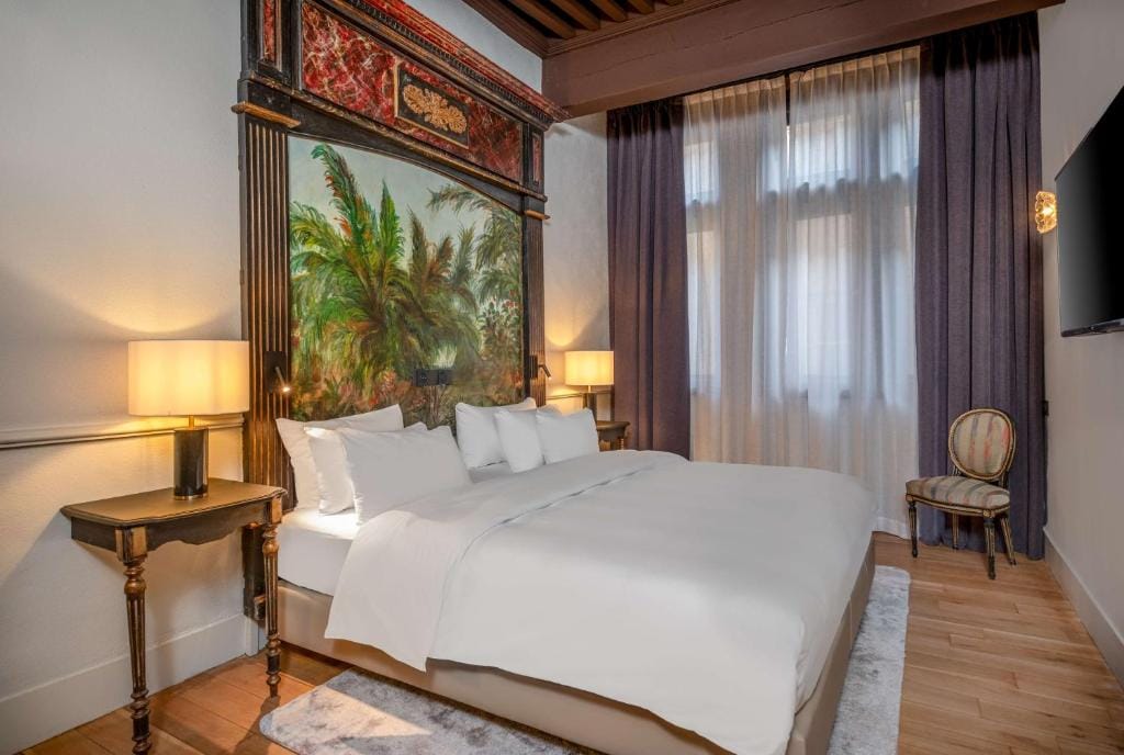 Cour des Loges Lyon, A Radisson Collection Hotel — 2