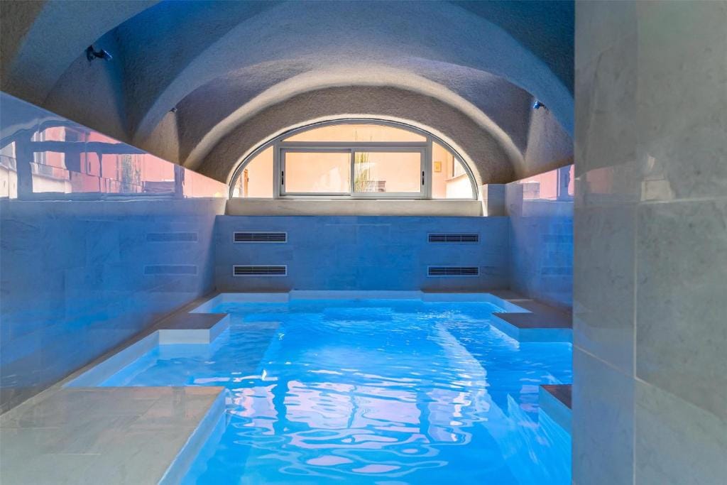 Cour des Loges Lyon, A Radisson Collection Hotel — 5