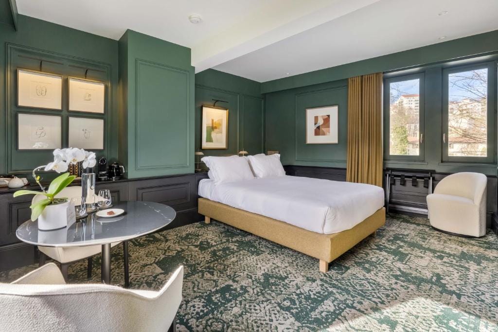 Les Suites de l'Ile Barbe — 2