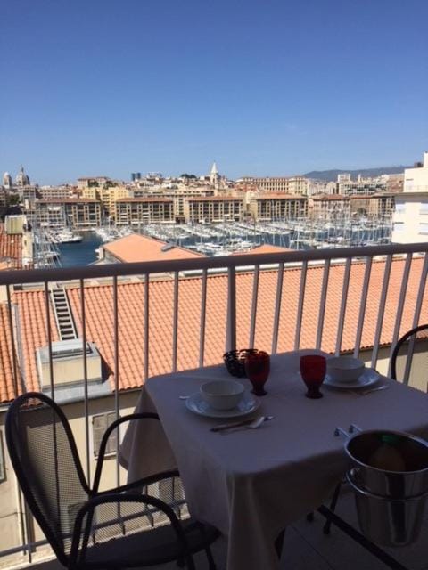 Suite privée du balcon du vieux port Marseille — 1