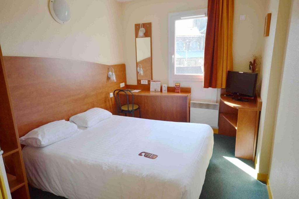 Adams Hotel — 2