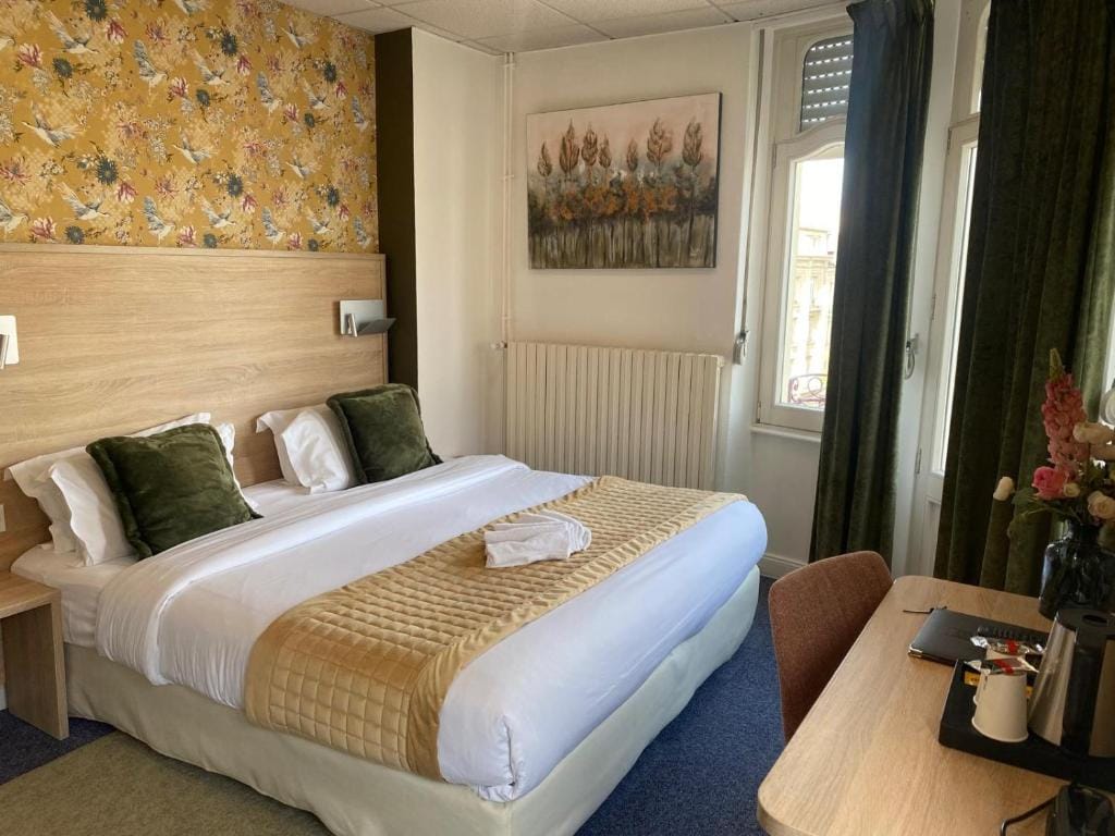 Cit'Hotel L'ESCURIAL — 1