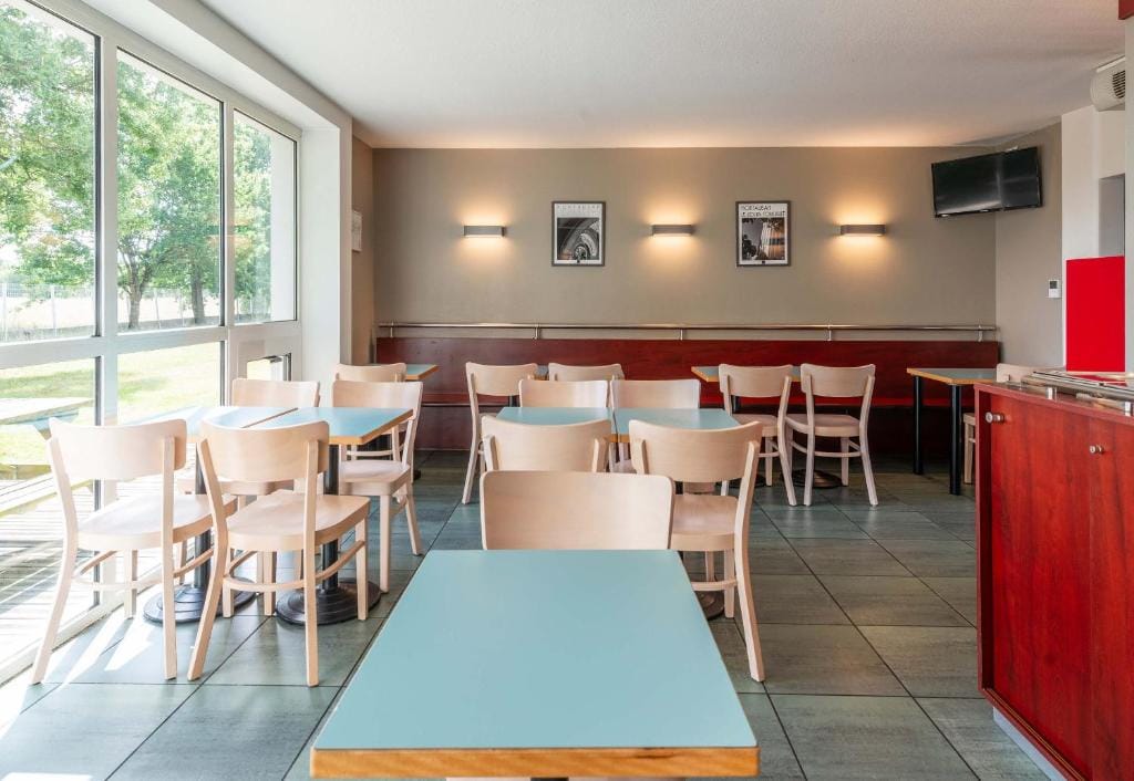 B&B HOTEL Montauban — 5