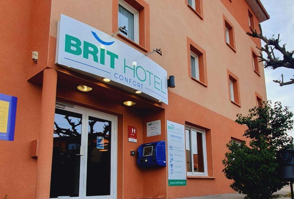 Brit Hotel Confort Montauban — 2