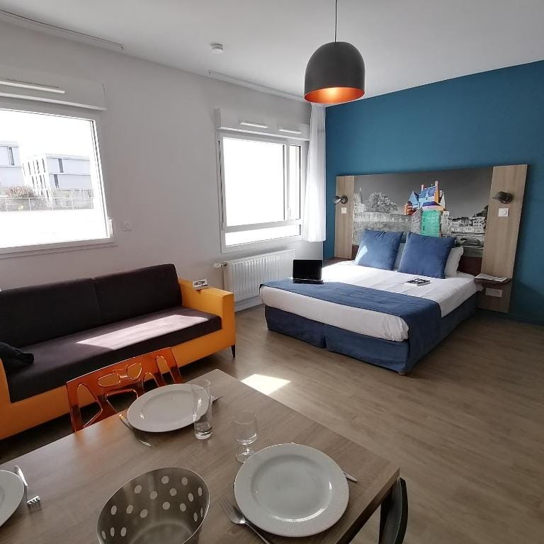 Appart-Hotel Mer & Golf City Ile de Nantes — 1