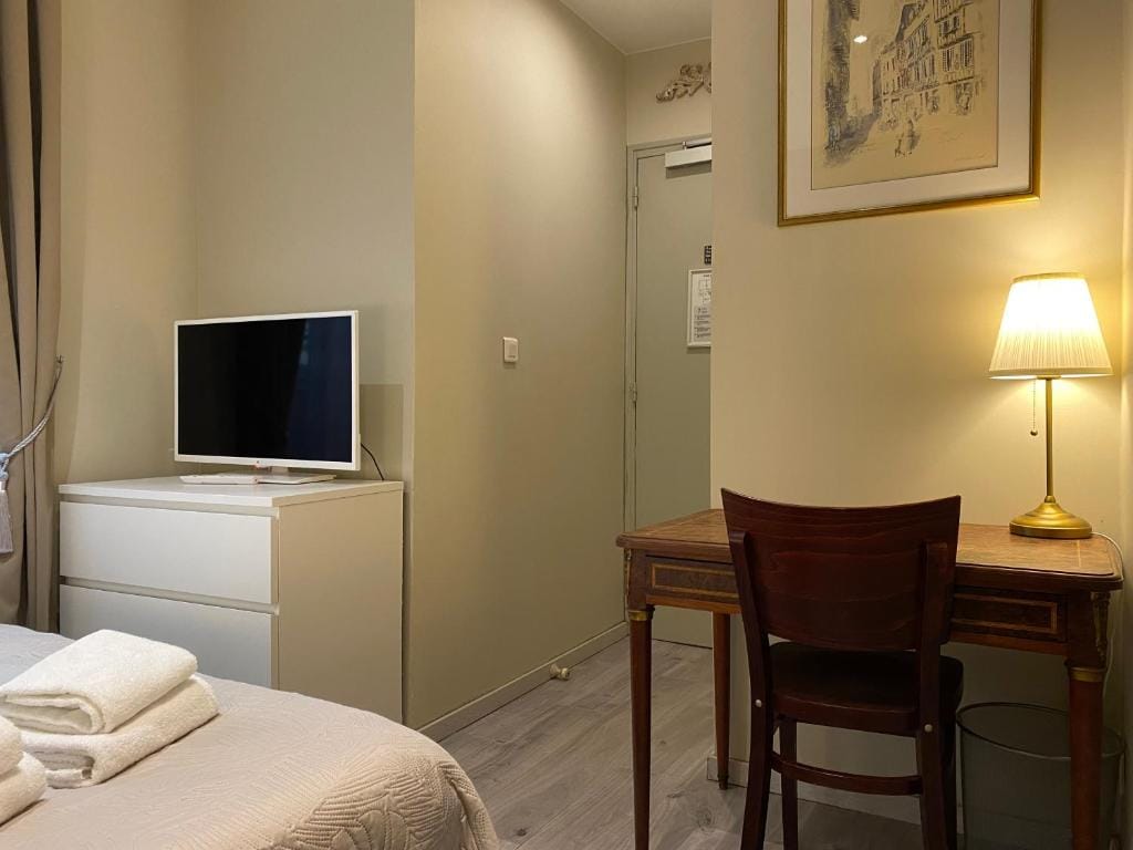 Hotel Saint Yves — 5