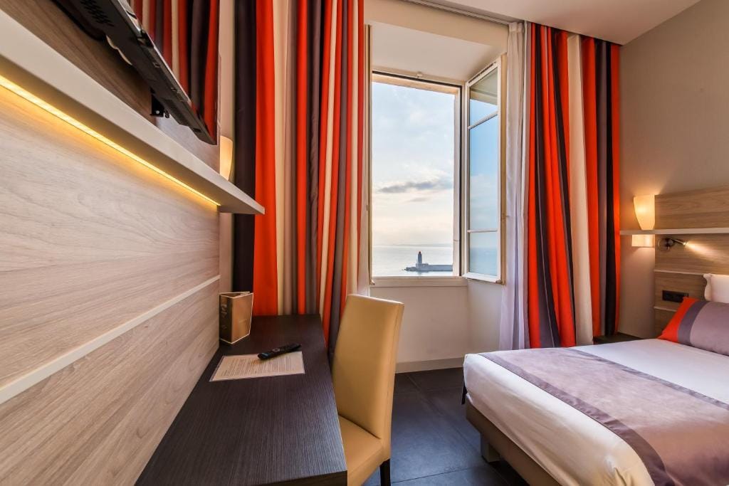 Hotel Le Saint Paul — 5