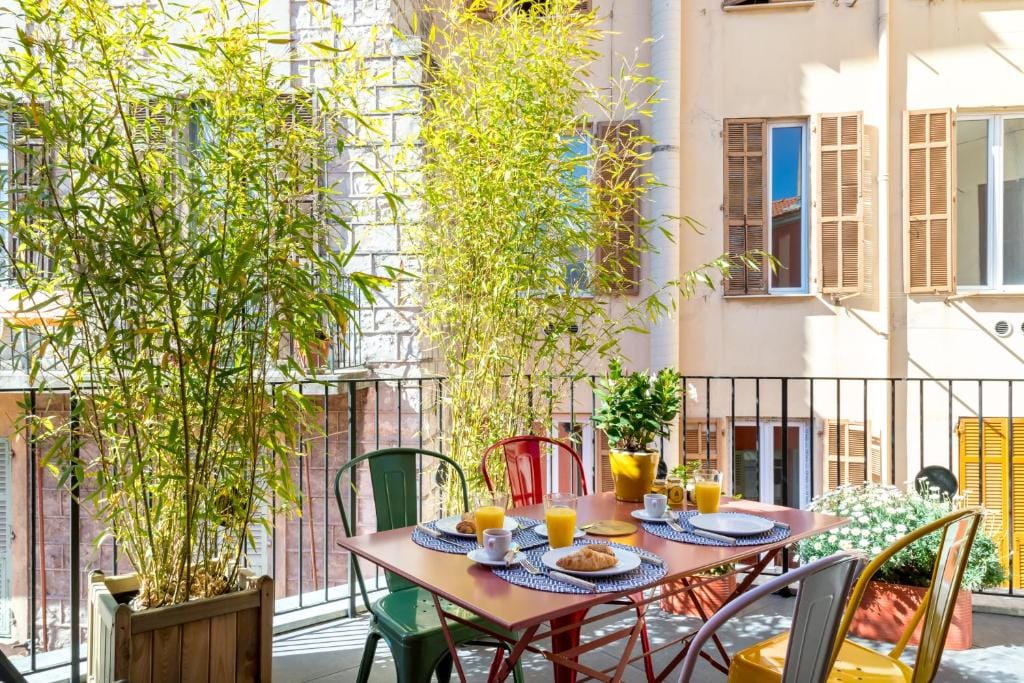 L'Abeille - Boutique Apartments — 3