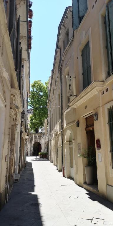 Hôtel l'Amphithéâtre — 1