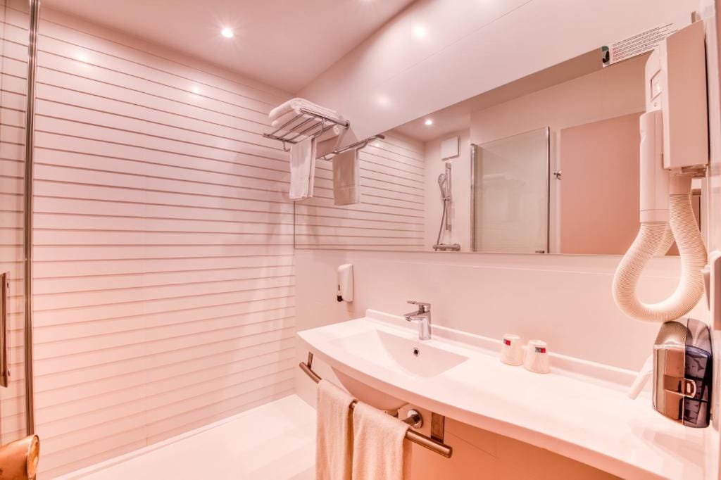 Logis Hotel NIMOTEL — 3