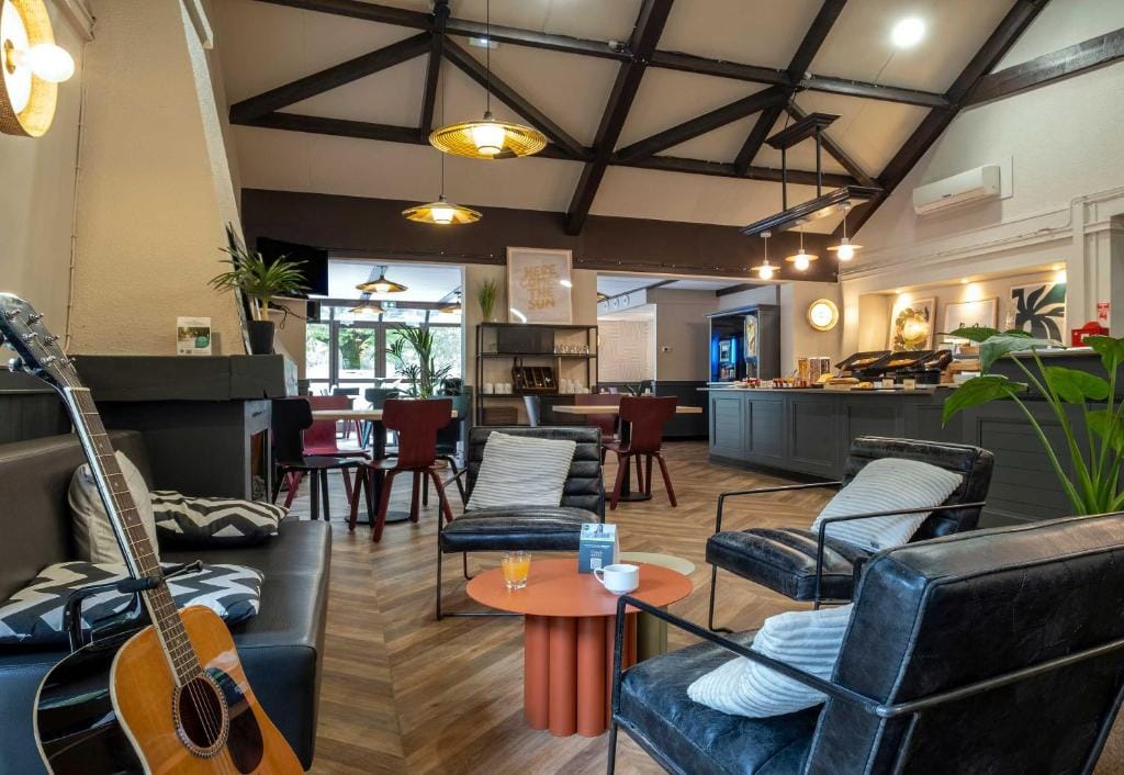 B&B HOTEL Niort Sud Venise Verte — 5