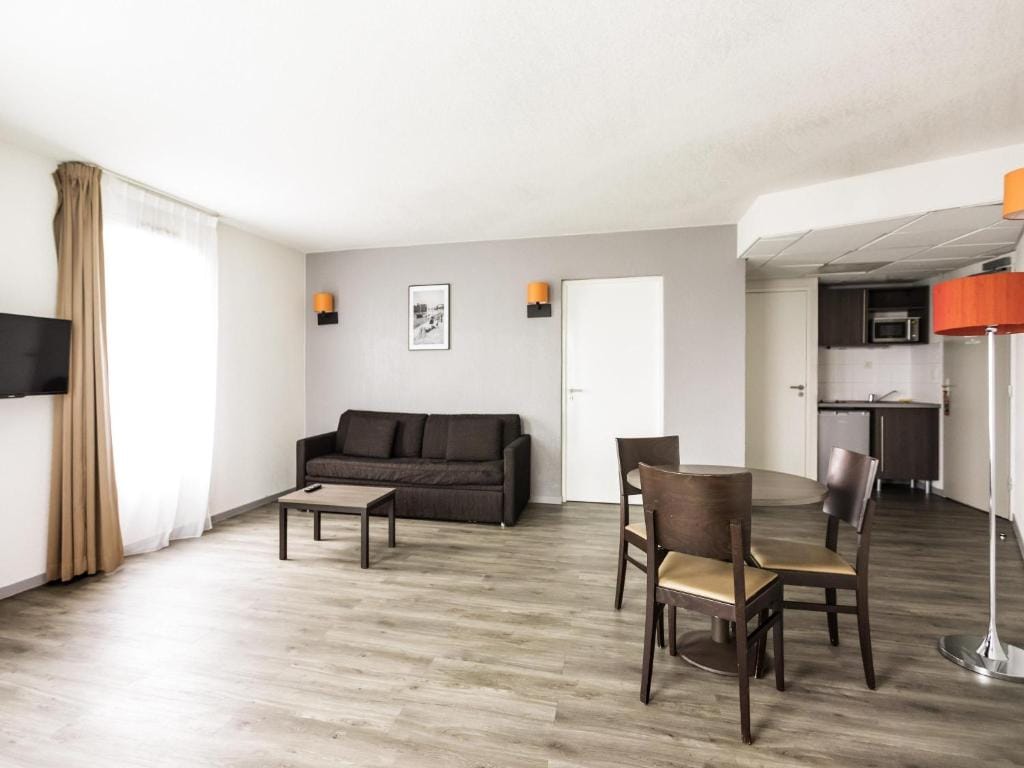 Aparthotel Adagio Access Orléans — 5