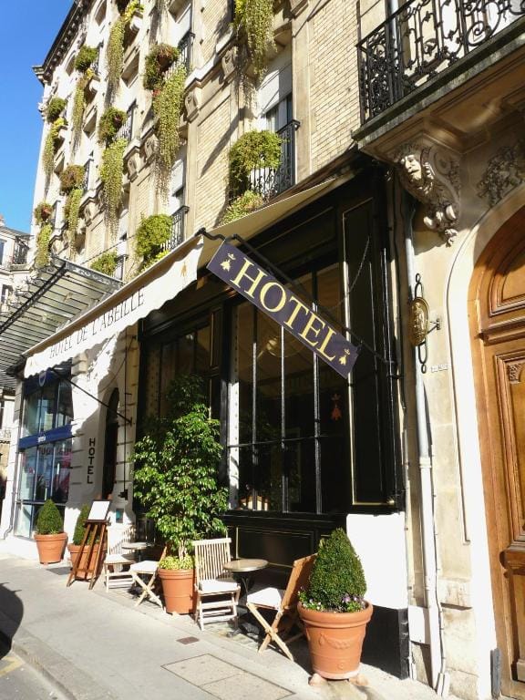Hôtel de l'Abeille — 1