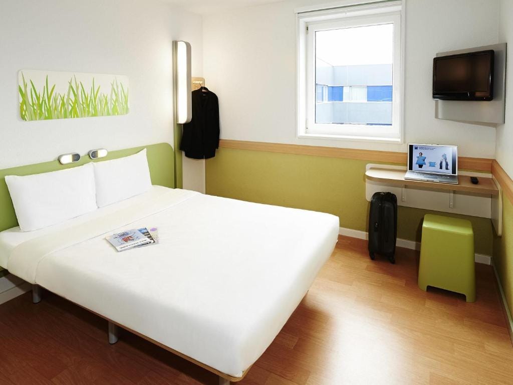Ibis budget Orléans Sud Comet — 4