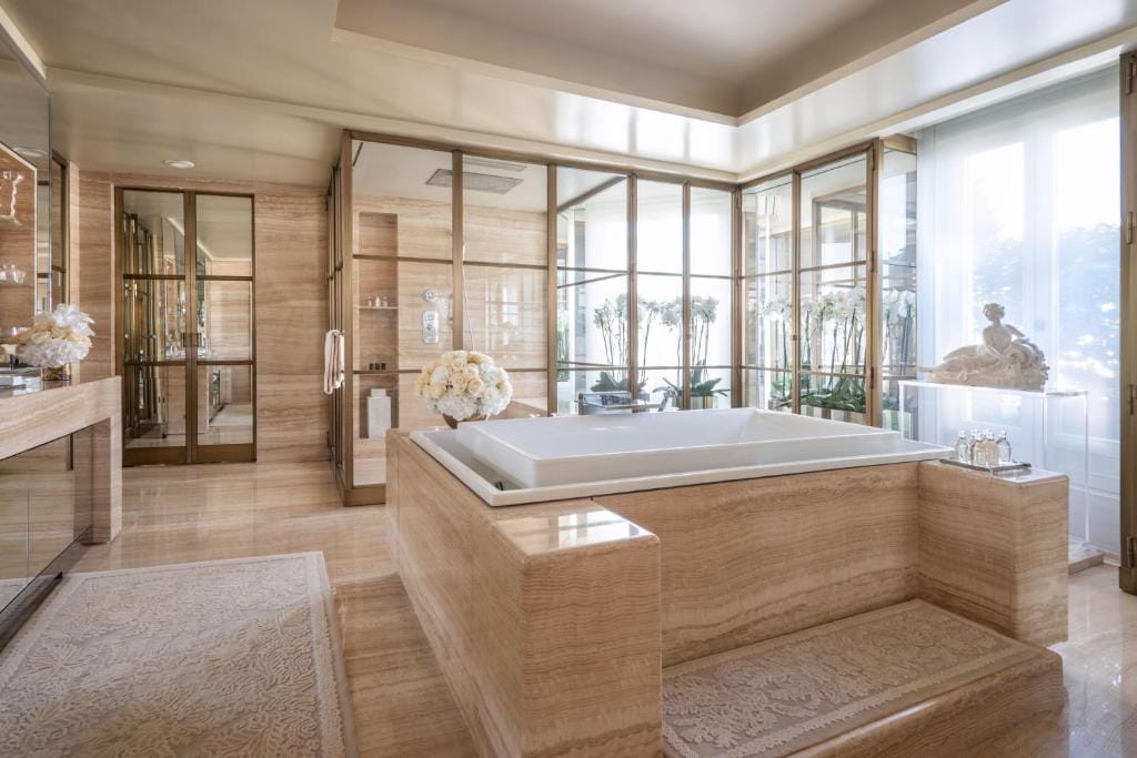 Four Seasons Hotel George V Paris — 2