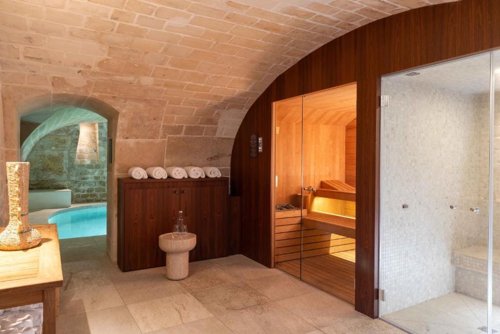 Madame Drouot & Spa - Opera — 2