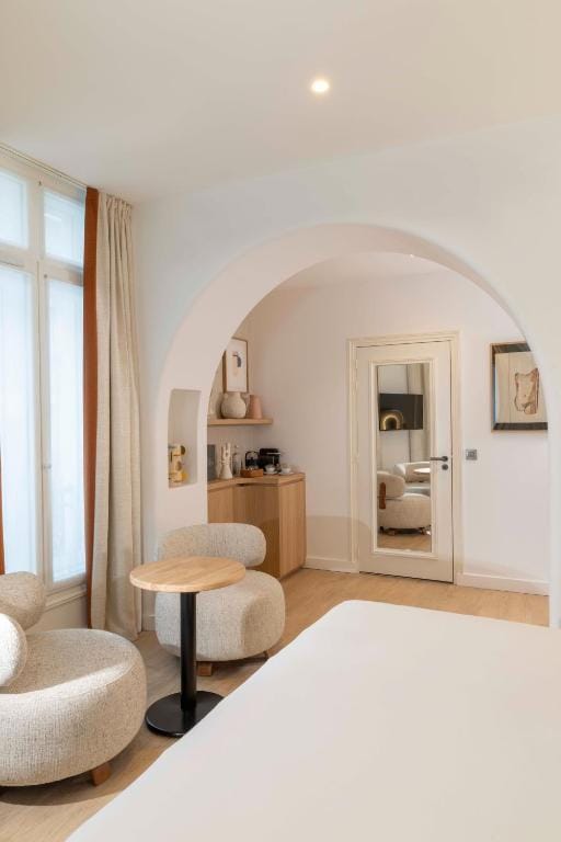 Madame Drouot & Spa - Opera — 4