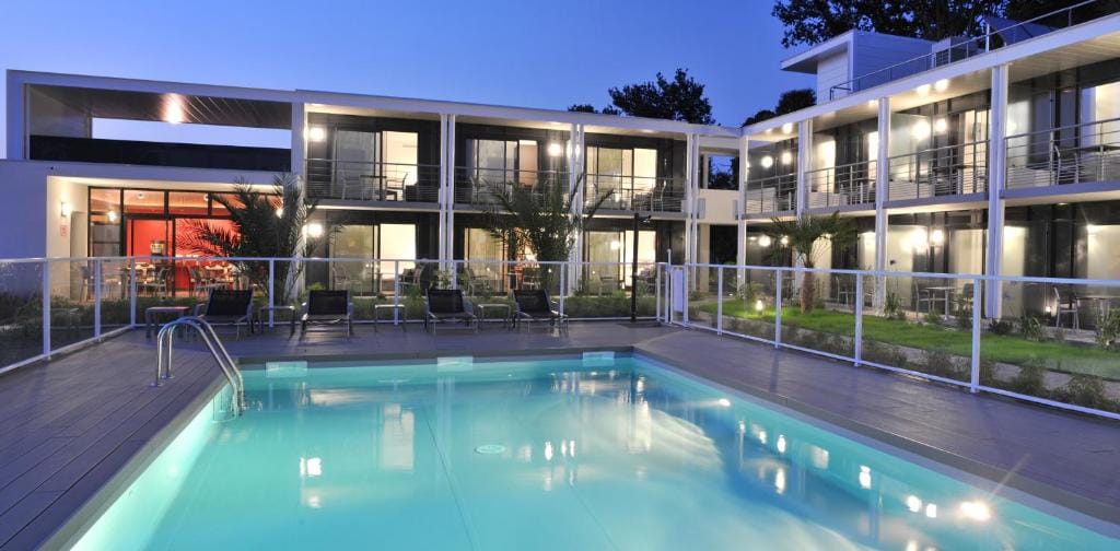 Hotel Eden Park Pau Est, avec Piscine — 1