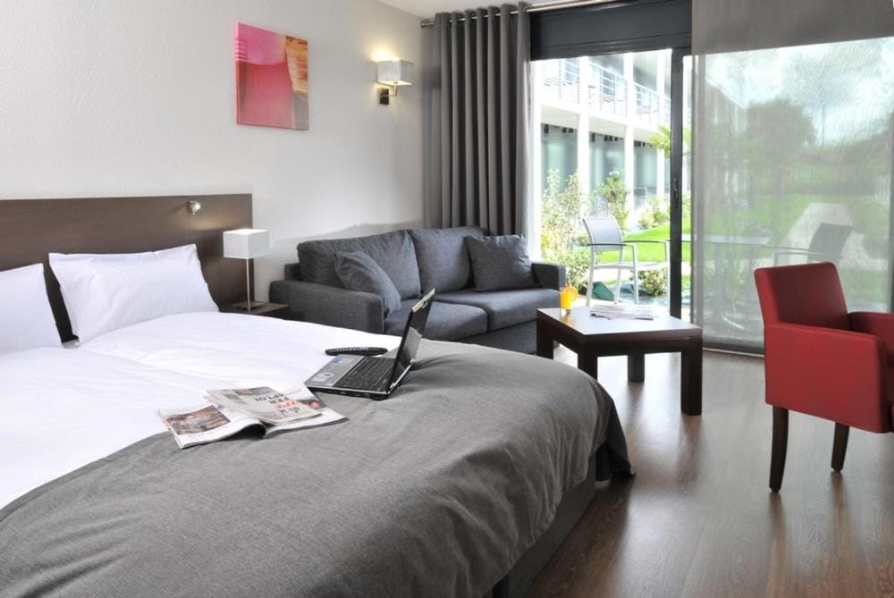 Hotel Eden Park Pau Est, avec Piscine — 2