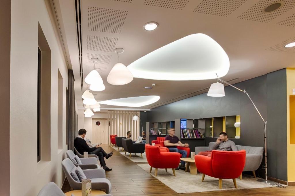 Kyriad Prestige Pau – Palais des Sports — 5
