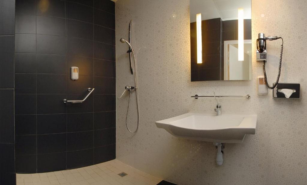 Kyriad Prestige Perpignan Centre Gare — 4