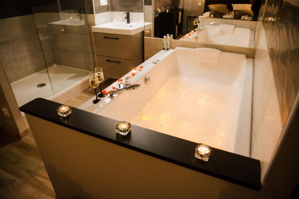 La Suite Romantique avec Jacuzzi au Cœur de Perpignan — 3
